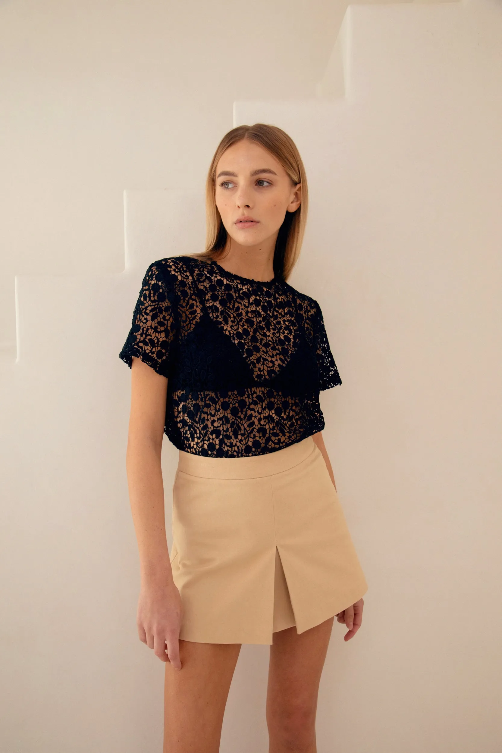 Le Alphonse - Le Tee-Shirt en Dentelle Ultra-Désirable
