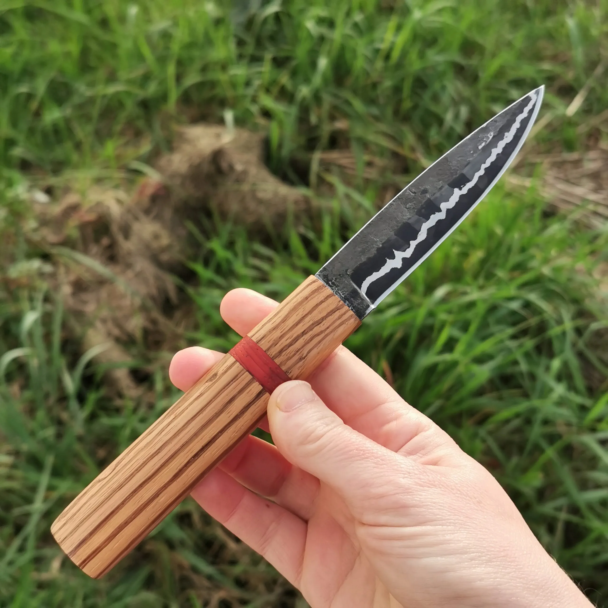 Le Naalien 99, le puukko zébrano 