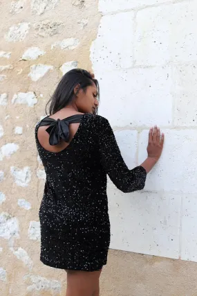 Robe Courte à Sequins avec Nud au Dos
