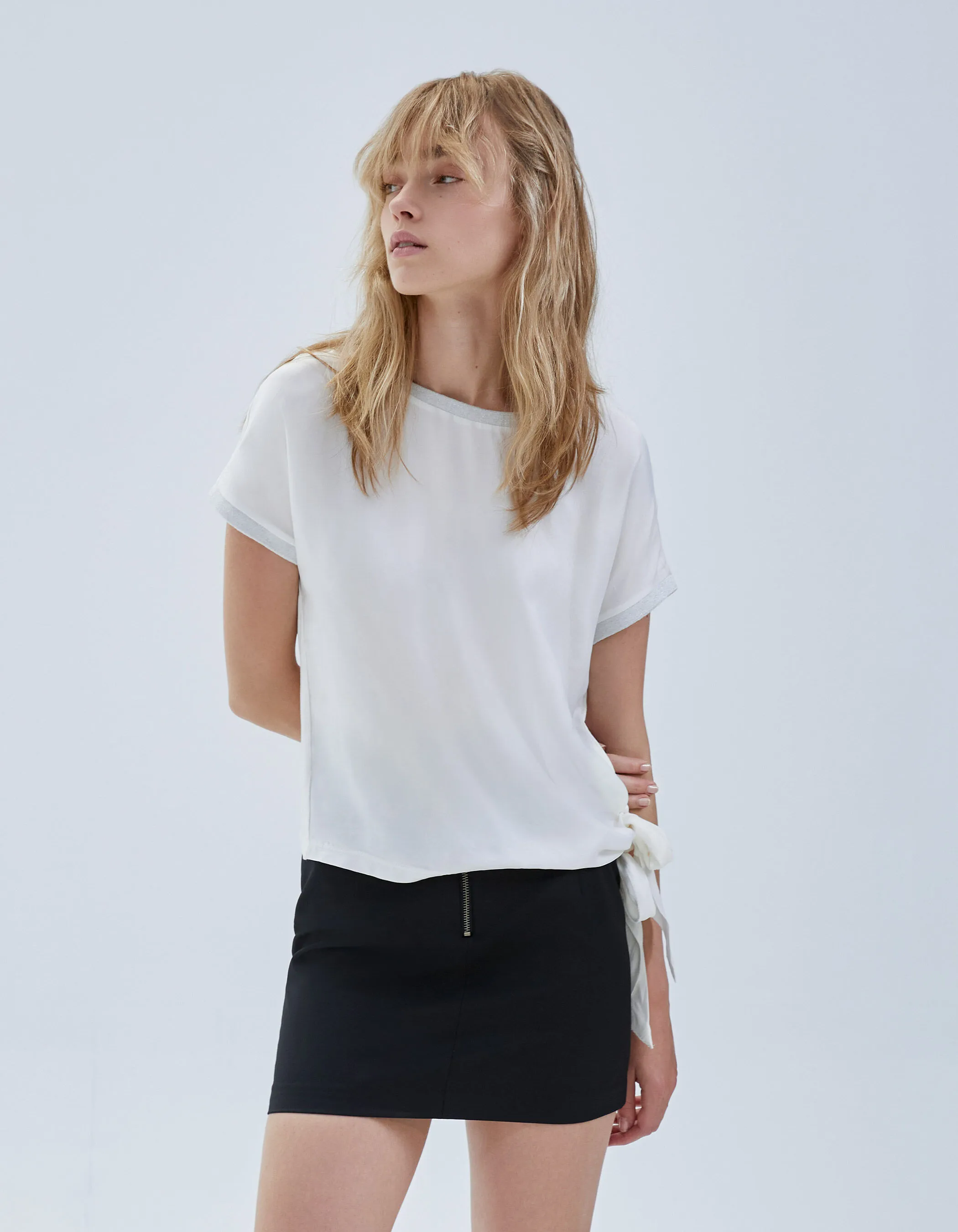 Top blanc cassé bi matière à nouer côté Femme
